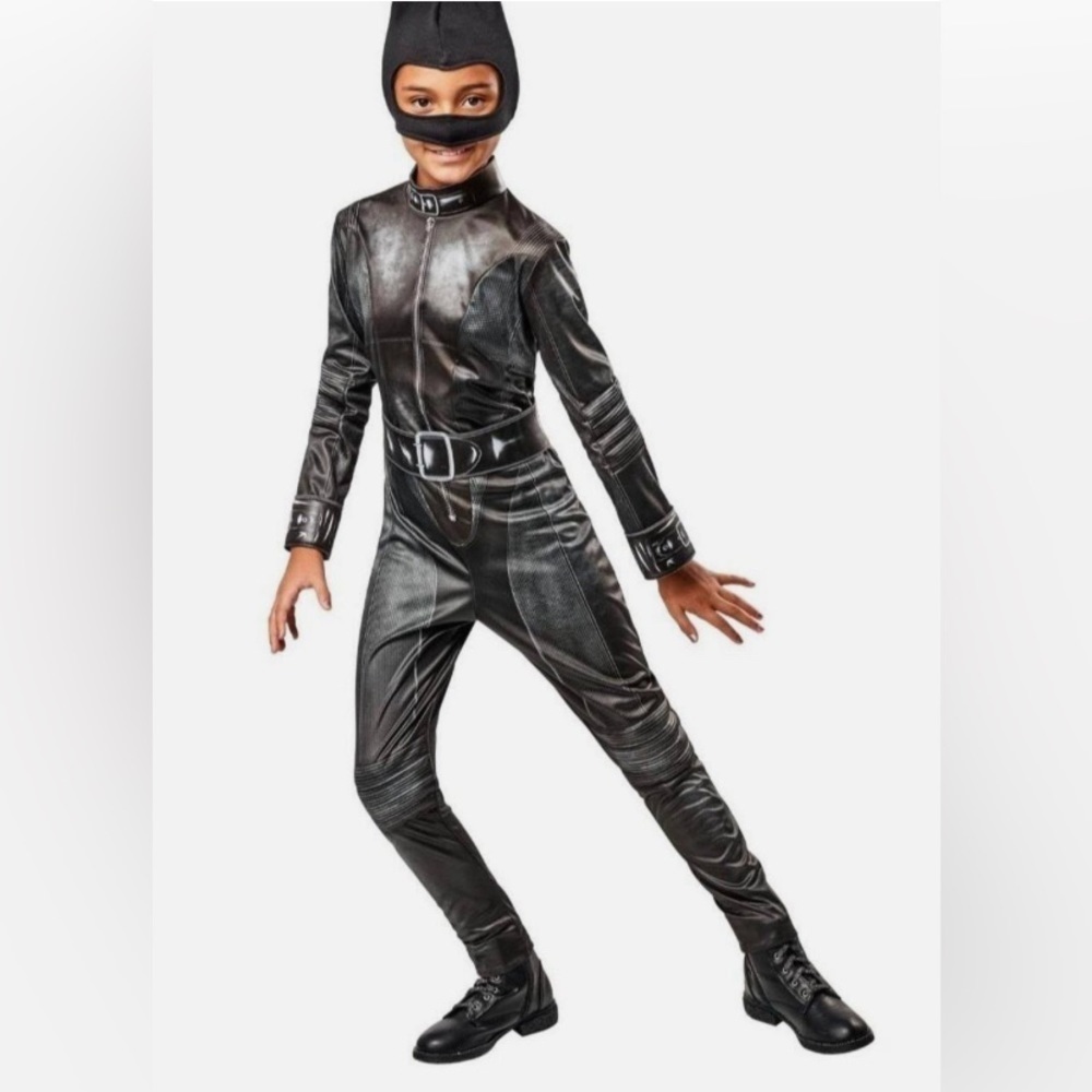 The Batman Selina Kyle child costumr size Medium.